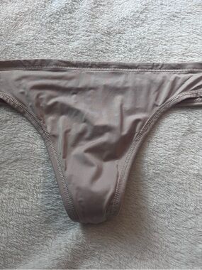 Women’s Seamless Nude Bikini Panty Thong Satin like feel